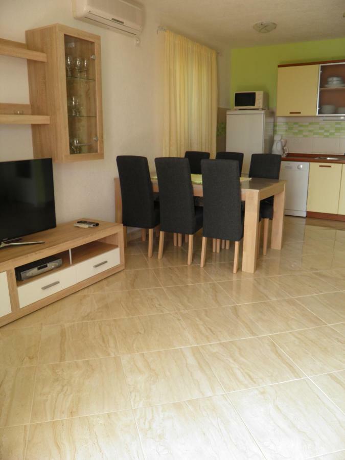 Apartments Marcic Bol Exterior photo