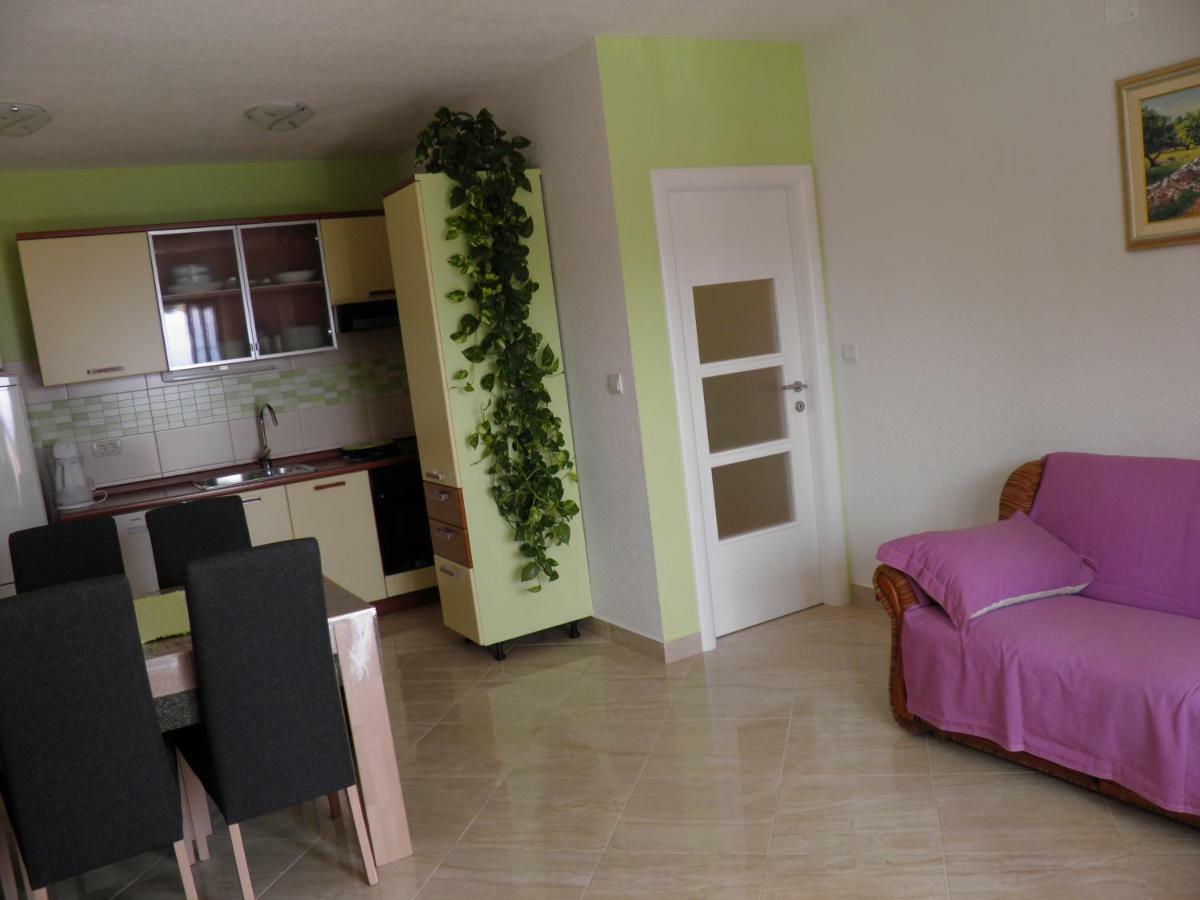 Apartments Marcic Bol Exterior photo
